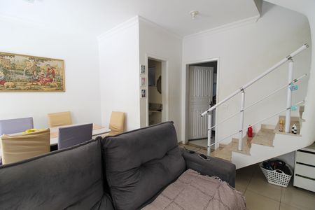Sala de casa de condomínio à venda com 3 quartos, 140m² em Jardim Sarah, São Paulo
