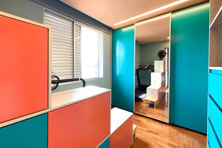 Apartamento à venda com 132m², 2 quartos e 1 vaga Apartamento à venda com 132m², 2 quartos e 1 vagaCloset da Suite 1