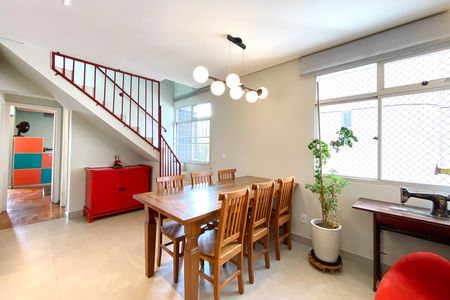 Apartamento à venda com 132m², 2 quartos e 1 vaga Apartamento à venda com 132m², 2 quartos e 1 vagaSala