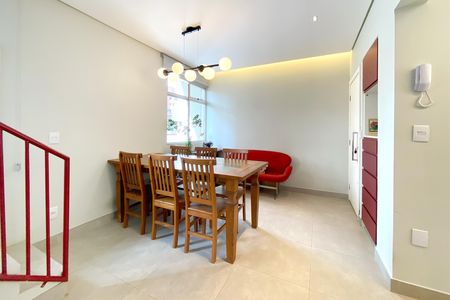 Apartamento à venda com 132m², 2 quartos e 1 vaga Apartamento à venda com 132m², 2 quartos e 1 vagaSala