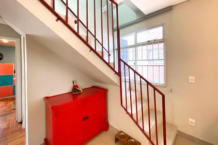 Apartamento à venda com 132m², 2 quartos e 1 vaga Apartamento à venda com 132m², 2 quartos e 1 vagaHall da Escada