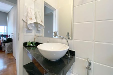 Apartamento à venda com 132m², 2 quartos e 1 vaga Apartamento à venda com 132m², 2 quartos e 1 vagaBanheiro