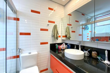Apartamento à venda com 132m², 2 quartos e 1 vaga Apartamento à venda com 132m², 2 quartos e 1 vagaBanheiro da Suíte 1