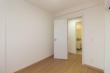 Quarto 1 de apartamento para alugar com 2 quartos, 58m² em Azenha, Porto Alegre