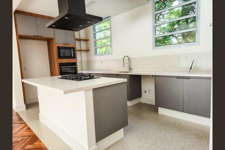 Apartamento à venda com 202m², 3 quartos e 1 vaga