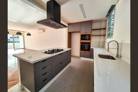 Apartamento à venda com 202m², 3 quartos e 1 vaga