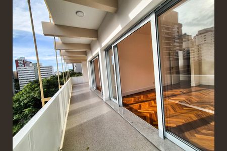 Apartamento à venda com 202m², 3 quartos e 1 vaga
