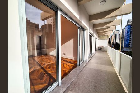 Apartamento à venda com 202m², 3 quartos e 1 vaga