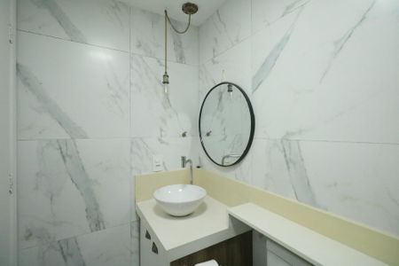 Apartamento à venda com 41m², 2 quartos e 1 vaga Apartamento à venda com 41m², 2 quartos e 1 vagaBanheiro