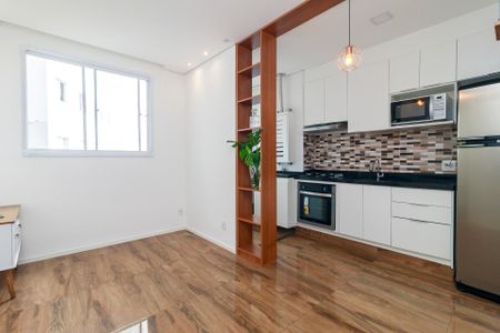 Sala de apartamento para alugar com 2 quartos, 42m² em Parque Maria Helena, São Paulo