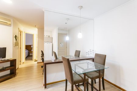 Sala de apartamento para alugar com 2 quartos, 55m² em Vila Olímpia, São Paulo
