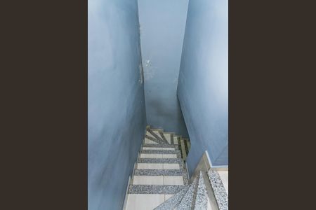 Casa à venda com 137m², 2 quartos e 1 vaga Casa à venda com 137m², 2 quartos e 1 vagaEscada