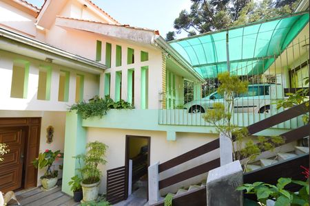 Casa à venda com 387m², 4 quartos e 2 vagas Casa à venda com 387m², 4 quartos e 2 vagaspatio