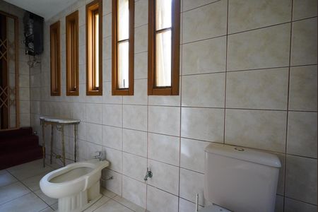 Casa à venda com 387m², 4 quartos e 2 vagas Casa à venda com 387m², 4 quartos e 2 vagasBanheiro da Suíte