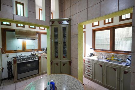 Casa à venda com 387m², 4 quartos e 2 vagas Casa à venda com 387m², 4 quartos e 2 vagasCozinha