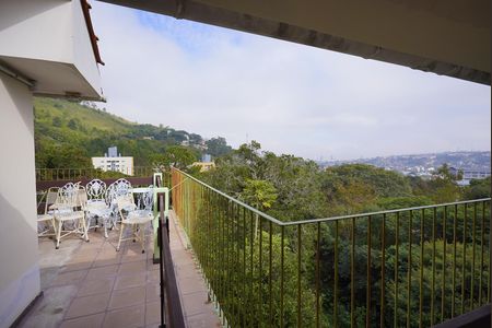 Varanda - terraço  de casa à venda com 4 quartos, 387m² em Teresópolis, Porto Alegre