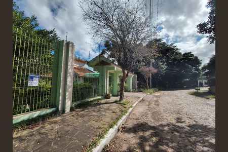Casa à venda com 387m², 4 quartos e 2 vagas Casa à venda com 387m², 4 quartos e 2 vagasFachada rua