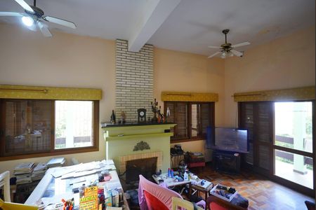 Sala de casa à venda com 4 quartos, 387m² em Teresópolis, Porto Alegre