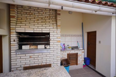 Casa à venda com 387m², 4 quartos e 2 vagas Casa à venda com 387m², 4 quartos e 2 vagasChurrasqueira