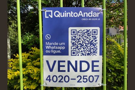 Casa à venda com 387m², 4 quartos e 2 vagas Casa à venda com 387m², 4 quartos e 2 vagasPlaquinha