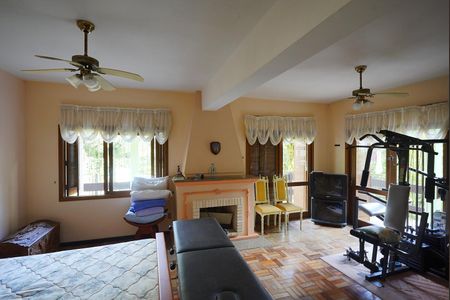 Casa à venda com 387m², 4 quartos e 2 vagas Casa à venda com 387m², 4 quartos e 2 vagasSuite