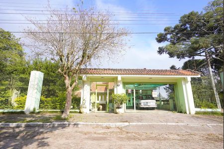 Casa à venda com 387m², 4 quartos e 2 vagas Casa à venda com 387m², 4 quartos e 2 vagasFachada da casa