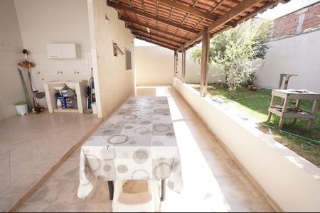 Casa para alugar com 4 quartos, 143m² em Residencial Alice Barbosa, Goiânia