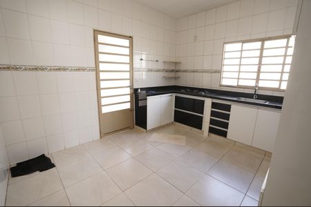 Casa para alugar com 143m², 4 quartos e 3 vagas