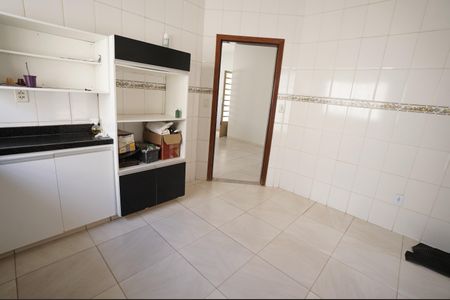 Casa para alugar com 143m², 4 quartos e 3 vagas
