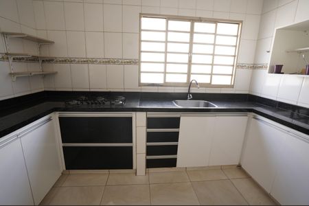 Casa para alugar com 143m², 4 quartos e 3 vagas