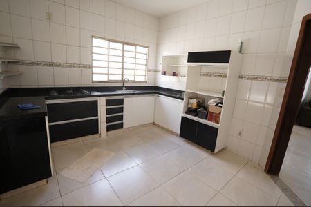 Casa para alugar com 143m², 4 quartos e 3 vagas
