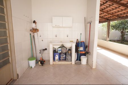 Casa para alugar com 4 quartos, 143m² em Residencial Alice Barbosa, Goiânia