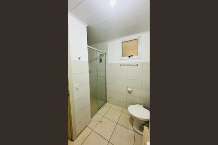Banheiro de apartamento para alugar com 2 quartos, 57m² em Restinga, Porto Alegre