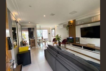 Casa de condomínio à venda com 147m², 3 quartos e 2 vagasSala