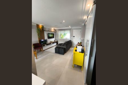 Casa de condomínio à venda com 147m², 3 quartos e 2 vagasSala