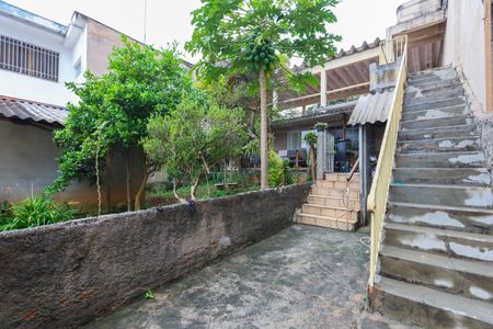 Casa à venda com 250m², 3 quartos e 3 vagas Casa à venda com 250m², 3 quartos e 3 vagasÁrea externa