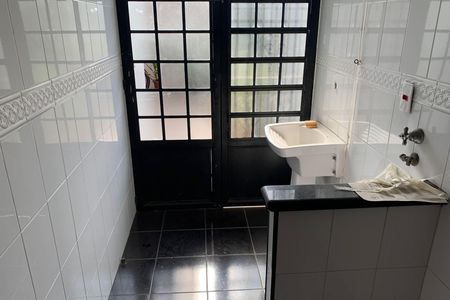 Casa para alugar com 121m², 2 quartos e 2 vagas Casa para alugar com 121m², 2 quartos e 2 vagasCozinha e Área de Serviço
