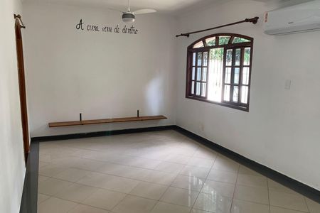 Sala de casa para alugar com 2 quartos, 121m² em Embaré, Santos