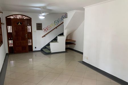 Sala de casa para alugar com 2 quartos, 121m² em Embaré, Santos