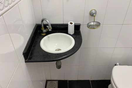 Casa para alugar com 121m², 2 quartos e 2 vagas Casa para alugar com 121m², 2 quartos e 2 vagasBanheiro de serviço