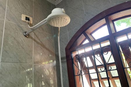 Casa para alugar com 121m², 2 quartos e 2 vagas Casa para alugar com 121m², 2 quartos e 2 vagasBanheiro