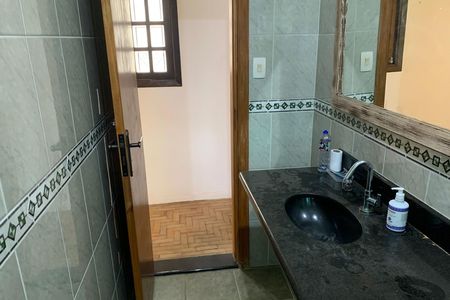 Casa para alugar com 121m², 2 quartos e 2 vagas Casa para alugar com 121m², 2 quartos e 2 vagasBanheiro
