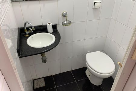 Casa para alugar com 121m², 2 quartos e 2 vagas Casa para alugar com 121m², 2 quartos e 2 vagasBanheiro de serviço