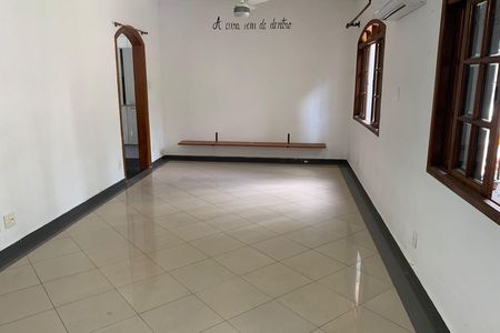 Sala de casa para alugar com 2 quartos, 121m² em Embaré, Santos