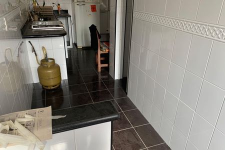 Casa para alugar com 121m², 2 quartos e 2 vagas Casa para alugar com 121m², 2 quartos e 2 vagasCozinha e Área de Serviço