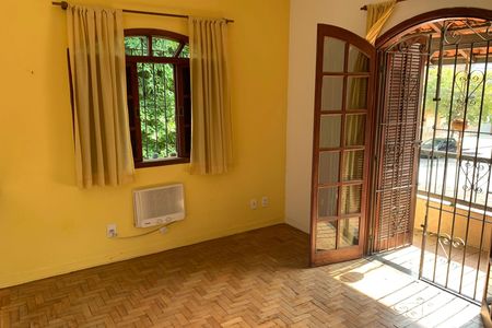 Casa para alugar com 121m², 2 quartos e 2 vagas Casa para alugar com 121m², 2 quartos e 2 vagasQuarto 1