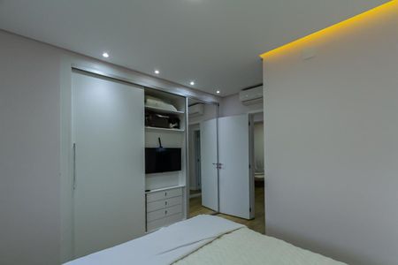 Apartamento à venda com 81m², 2 quartos e 1 vaga Apartamento à venda com 81m², 2 quartos e 1 vagaSuíte