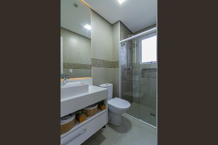 Apartamento à venda com 81m², 2 quartos e 1 vaga Apartamento à venda com 81m², 2 quartos e 1 vagaBanheiro Social