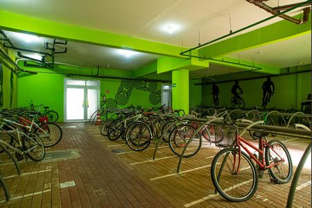Studio para alugar com 28m², 1 quarto e sem vaga Studio para alugar com 28m², 1 quarto e sem vagaÁrea comum - Bicicletário