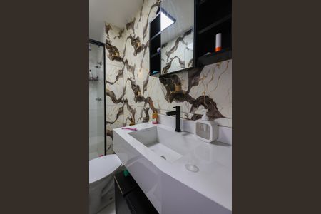 Banheiro de apartamento à venda com 2 quartos, 32m² em Vila Plana, São Paulo